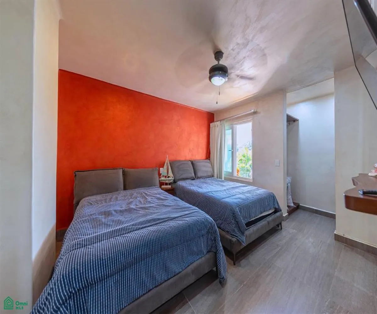 Departamento En Venta,La Marina,MARINA LAS PALMAS I Unit 204, Puerto Vallarta, Jalisco 48314, 2 Habitaciones,2 Baños,MARINA LAS PALMAS I,MX251062886