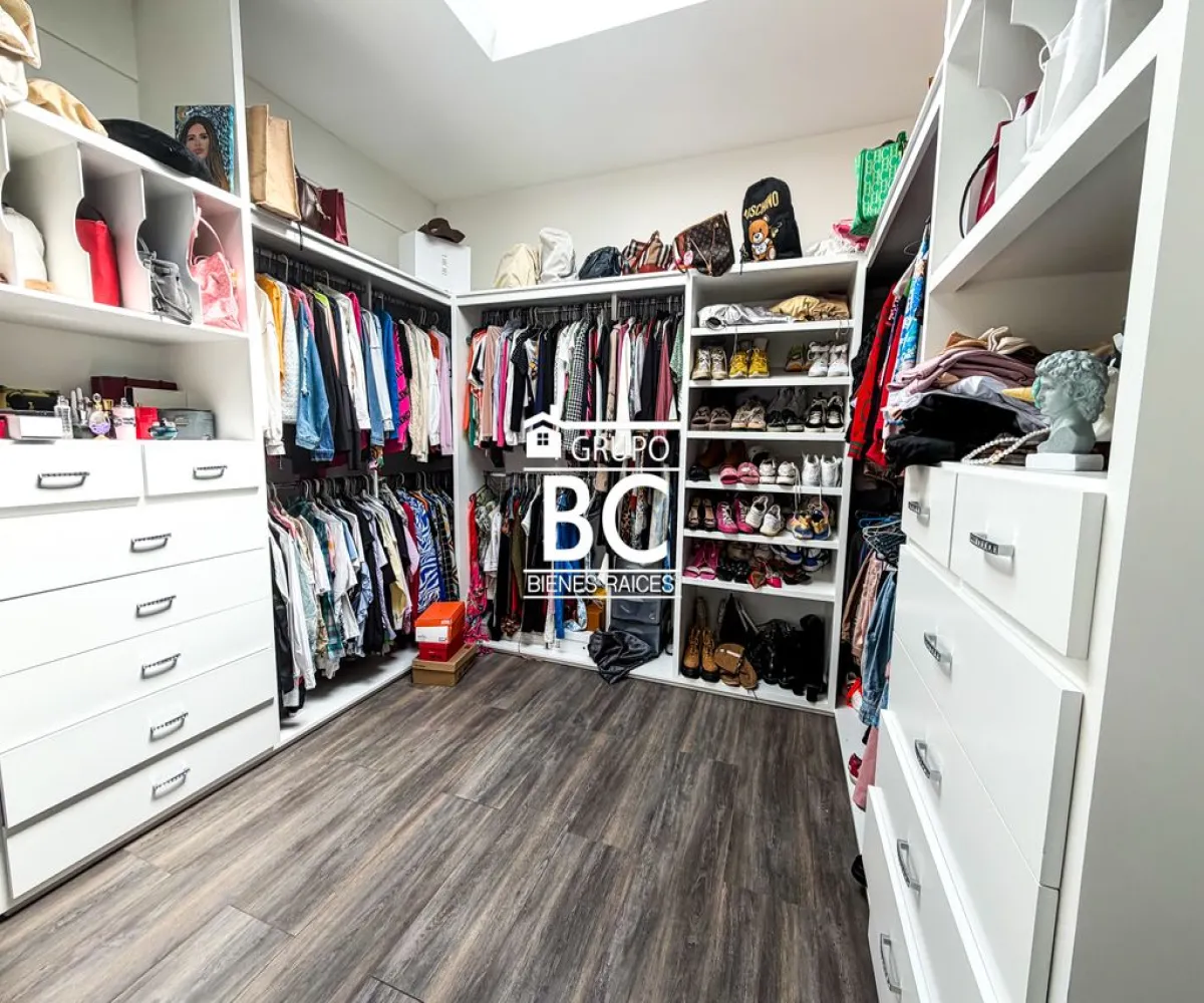 Casa En Venta,Residencial del Parque,W. A. Mozart 5524, Zapopan, Jalisco 45010, 3 Habitaciones,4 Baños,W. A. Mozart,1,prlZ2vd