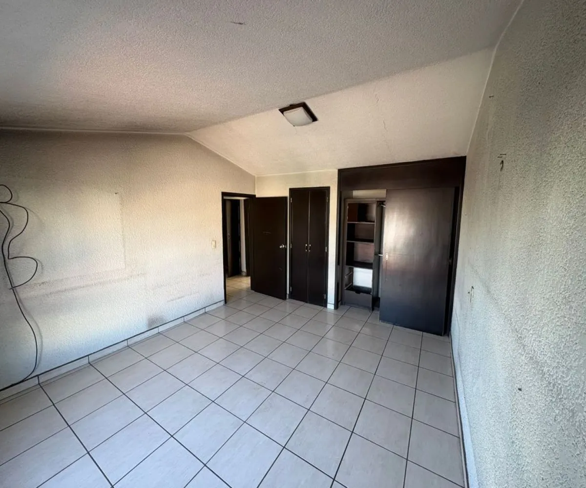 Casa En Venta,Tabachines,Paseo de Los Avellanos 3244, Zapopan, Jalisco 45188, 6 Habitaciones,2 Baños,Paseo de Los Avellanos,1,pJgvwNS