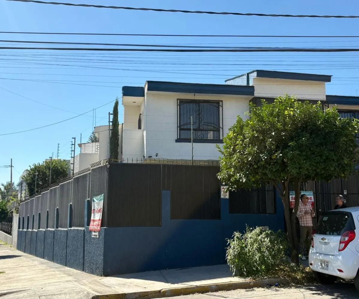 Casa En Venta,Tabachines,Paseo de Los Avellanos 3244, Zapopan, Jalisco 45188, 6 Habitaciones,2 Baños,Paseo de Los Avellanos,1,pJgvwNS