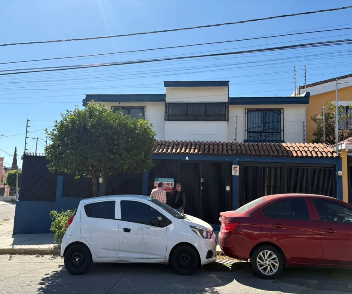 Casa En Venta,Tabachines,Paseo de Los Avellanos 3244, Zapopan, Jalisco 45188, 6 Habitaciones,2 Baños,Paseo de Los Avellanos,1,pJgvwNS