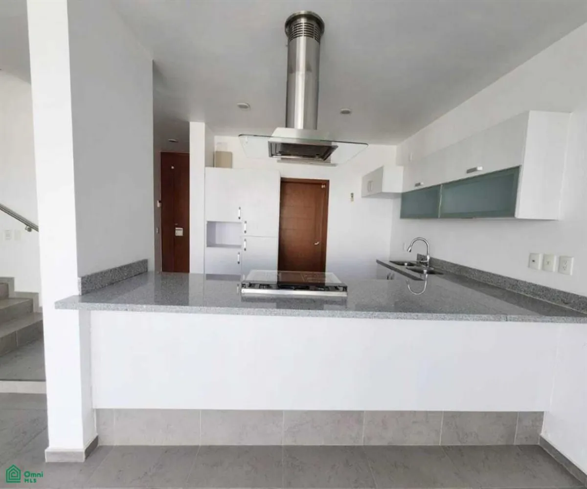 Casa En Venta,Santillana Parque Residencial,boulevard leon 110, Zapopan, Jalisco 45019, 3 Habitaciones,2 Baños,boulevard leon,2,MX251063933