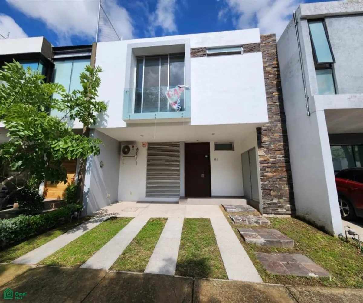 Casa En Venta,Santillana Parque Residencial,boulevard leon 110, Zapopan, Jalisco 45019, 3 Habitaciones,2 Baños,boulevard leon,2,MX251063933