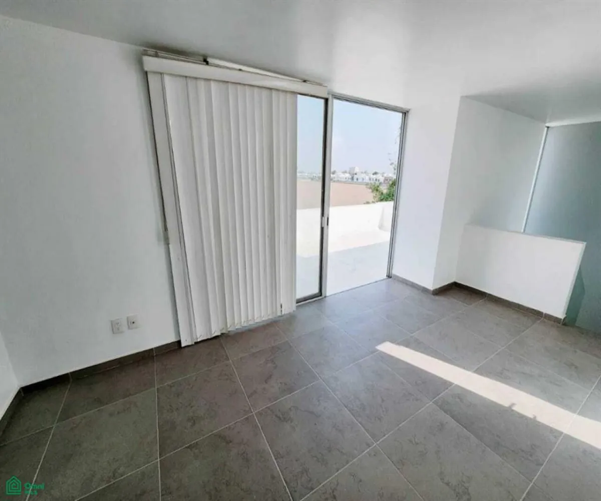 Casa En Venta,Santillana Parque Residencial,boulevard leon 110, Zapopan, Jalisco 45019, 3 Habitaciones,2 Baños,boulevard leon,2,MX251063933