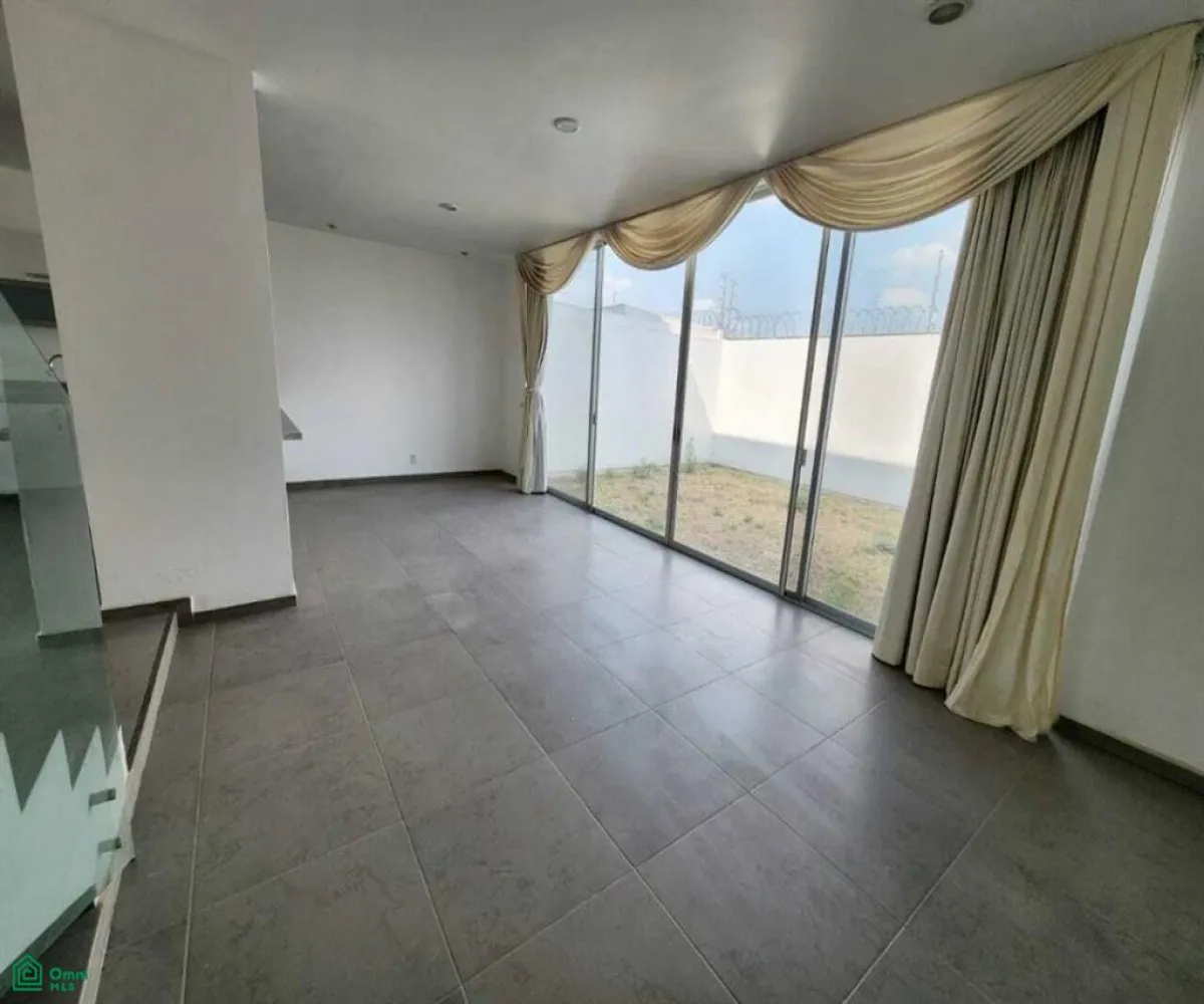 Casa En Venta,Santillana Parque Residencial,boulevard leon 110, Zapopan, Jalisco 45019, 3 Habitaciones,2 Baños,boulevard leon,2,MX251063933