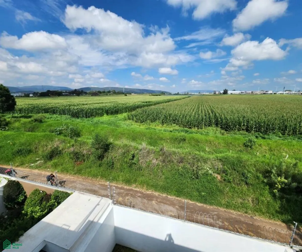 Casa En Venta,Santillana Parque Residencial,boulevard leon 110, Zapopan, Jalisco 45019, 3 Habitaciones,2 Baños,boulevard leon,2,MX251063933