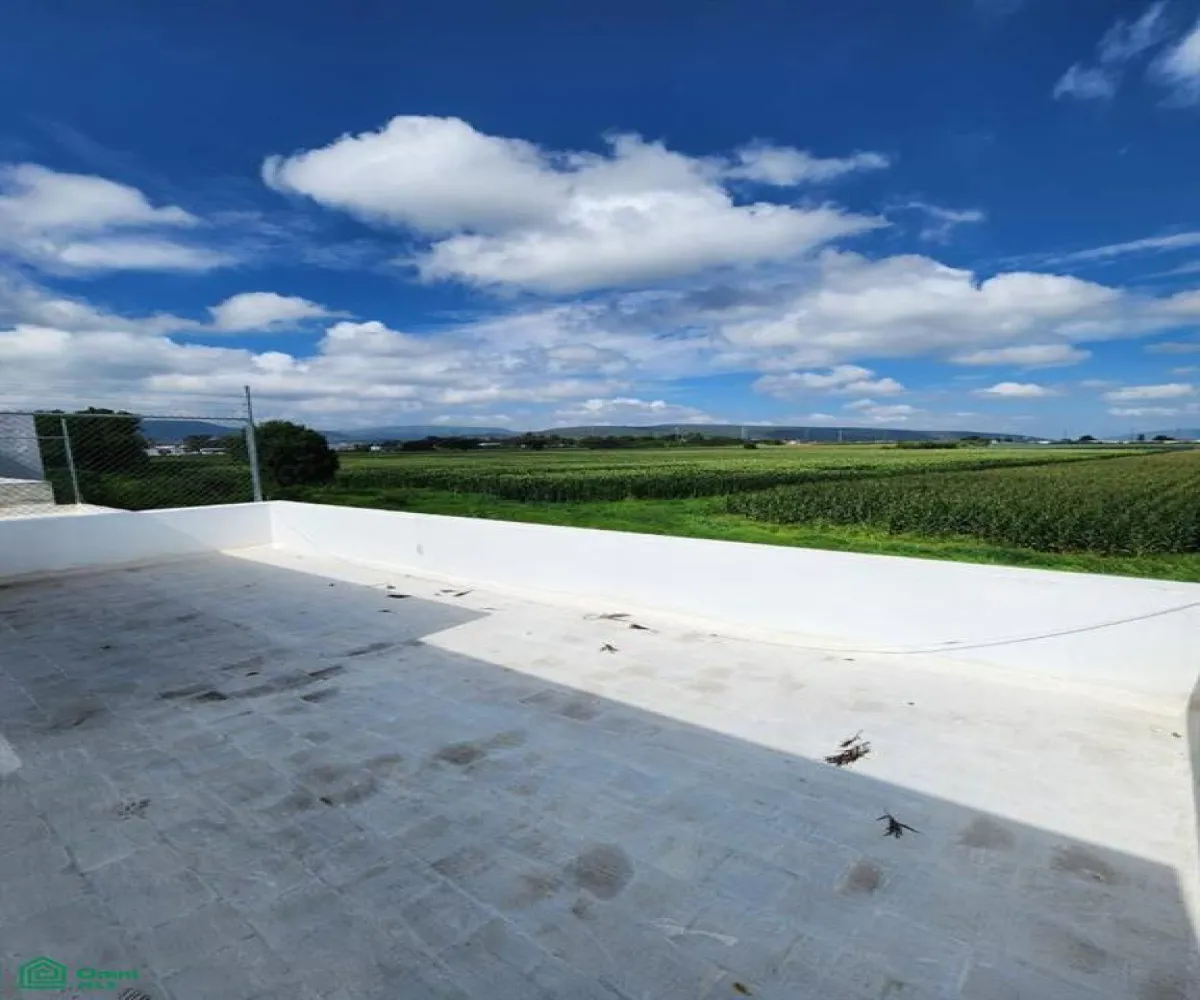 Casa En Venta,Santillana Parque Residencial,boulevard leon 110, Zapopan, Jalisco 45019, 3 Habitaciones,2 Baños,boulevard leon,2,MX251063933