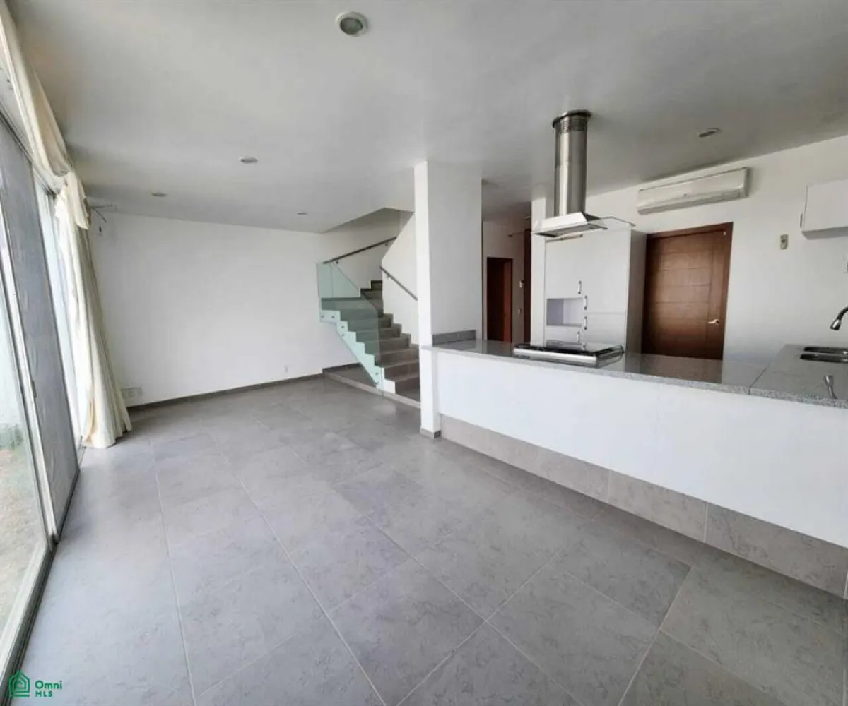 Casa En Venta,Santillana Parque Residencial,boulevard leon 110, Zapopan, Jalisco 45019, 3 Habitaciones,2 Baños,boulevard leon,2,MX251063933