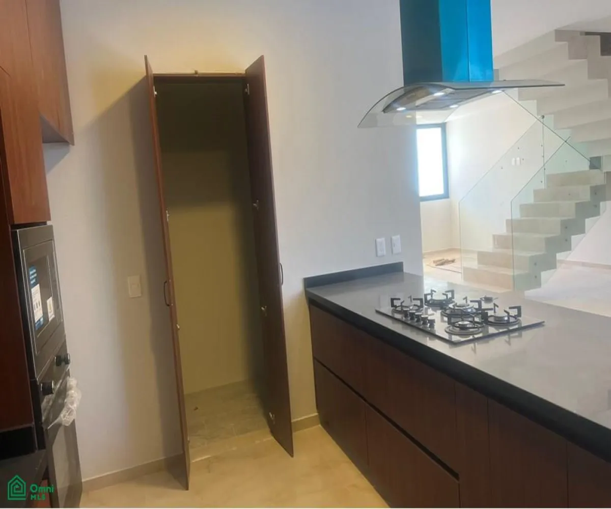 Casa En Venta,Fraccionamiento Valle Imperial,IMPERIO AUSTRIACO 154, Zapopan, Jalisco 44138, 4 Habitaciones,4 Baños,IMPERIO AUSTRIACO,MX261064918