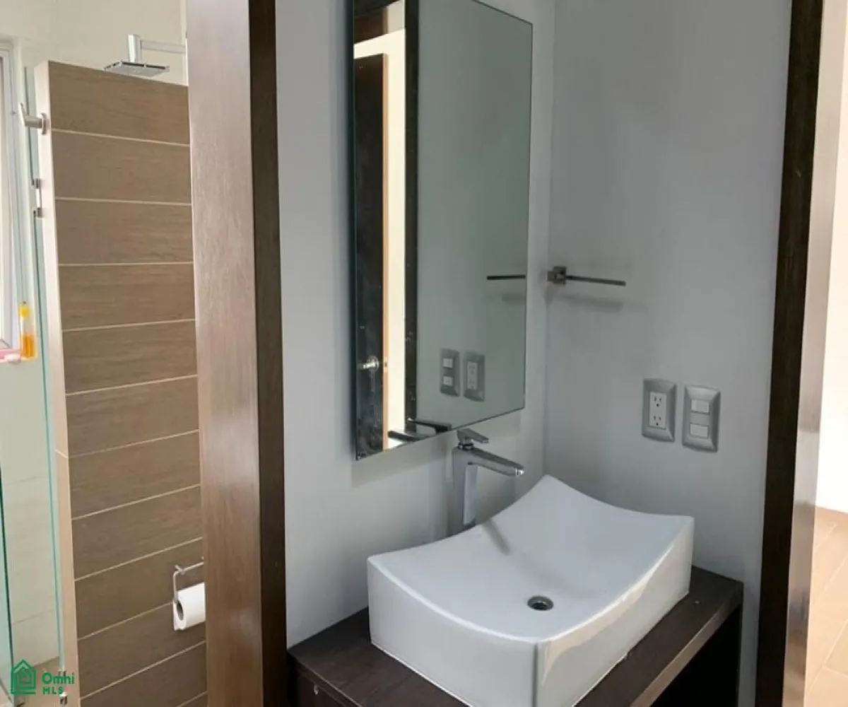 Casa En Renta,LA RIOJA,Rodezno S/N, Tlajomulco de Zuniga, Jalisco 45645, 3 Habitaciones,2 Baños,Rodezno,MX261064925