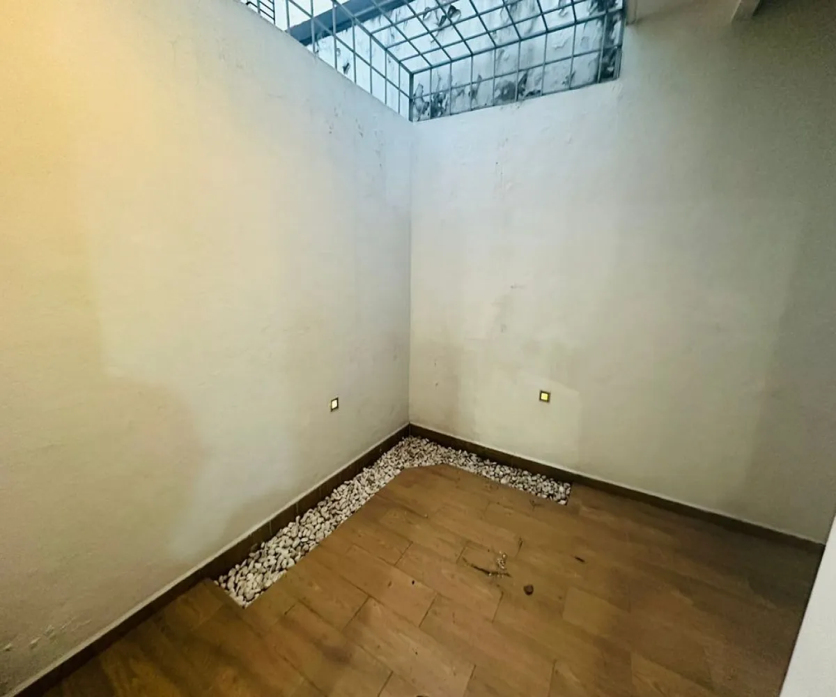 Casa En Venta,Insurgentes,Calle Francisco Huízar 697, Guadalajara, Jalisco 44820, 3 Habitaciones,2 Baños,Calle Francisco Huízar,2,paJkNNl