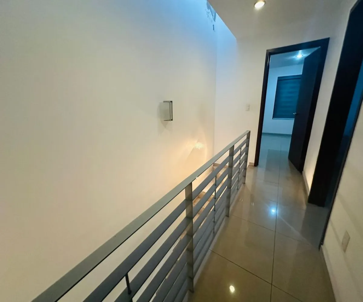 Casa En Venta,Insurgentes,Calle Francisco Huízar 697, Guadalajara, Jalisco 44820, 3 Habitaciones,2 Baños,Calle Francisco Huízar,2,paJkNNl