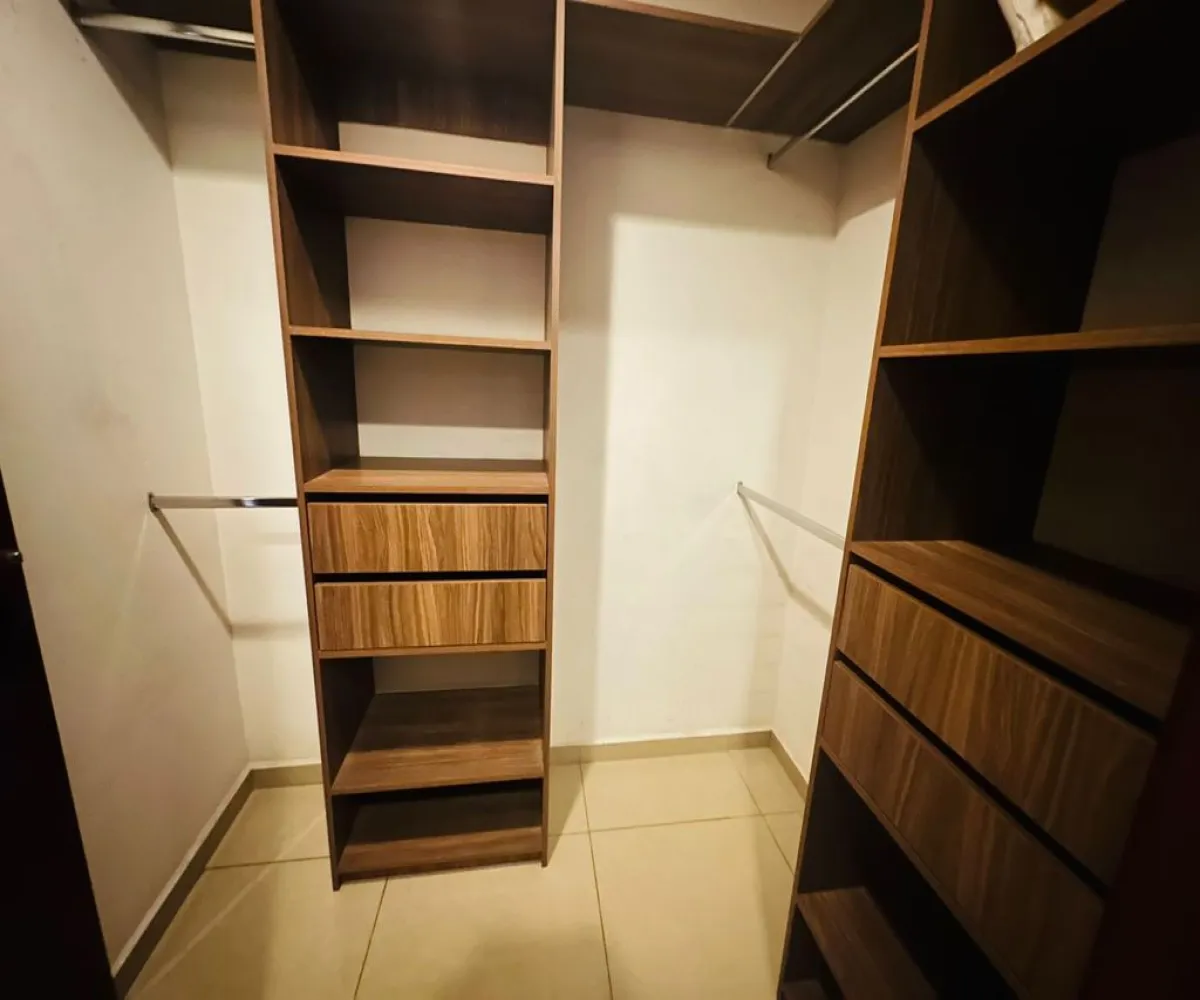 Casa En Venta,Insurgentes,Calle Francisco Huízar 697, Guadalajara, Jalisco 44820, 3 Habitaciones,2 Baños,Calle Francisco Huízar,2,paJkNNl