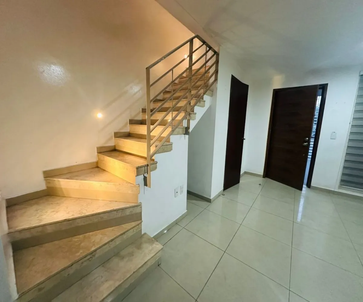 Casa En Venta,Insurgentes,Calle Francisco Huízar 697, Guadalajara, Jalisco 44820, 3 Habitaciones,2 Baños,Calle Francisco Huízar,2,paJkNNl