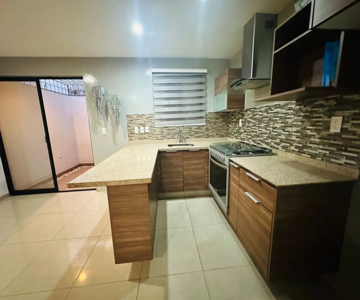 Casa En Venta,Insurgentes,Calle Francisco Huízar 697, Guadalajara, Jalisco 44820, 3 Habitaciones,2 Baños,Calle Francisco Huízar,2,paJkNNl