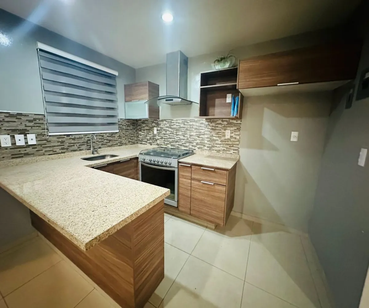 Casa En Venta,Insurgentes,Calle Francisco Huízar 697, Guadalajara, Jalisco 44820, 3 Habitaciones,2 Baños,Calle Francisco Huízar,2,paJkNNl