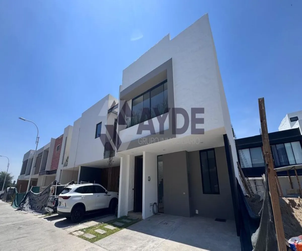 Casa En Venta,Avenida Arbolada Bosques de Santa Anita 245, Tlajomulco de Zúñiga, Jalisco 45645, 3 Habitaciones,2 Baños,Avenida Arbolada Bosques de Santa Anita,1,pO7nhJ3