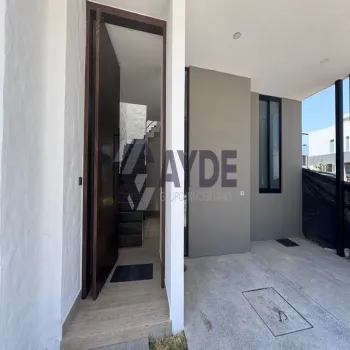 Casa En Venta,Avenida Arbolada Bosques de Santa Anita 245, Tlajomulco de Zúñiga, Jalisco 45645, 3 Habitaciones,2 Baños,Avenida Arbolada Bosques de Santa Anita,1,pO7nhJ3