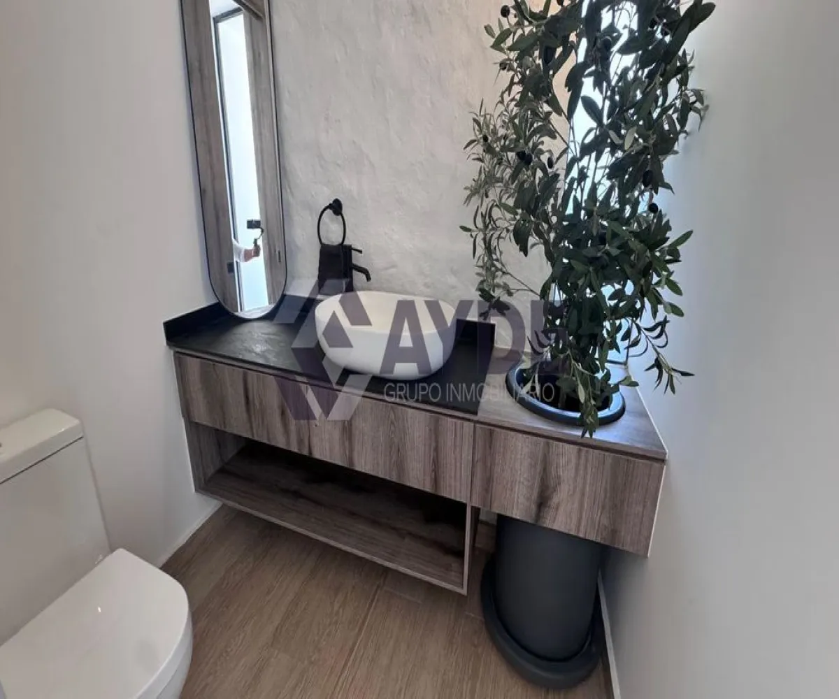 Casa En Venta,Avenida Arbolada Bosques de Santa Anita 245, Tlajomulco de Zúñiga, Jalisco 45645, 3 Habitaciones,2 Baños,Avenida Arbolada Bosques de Santa Anita,1,pO7nhJ3