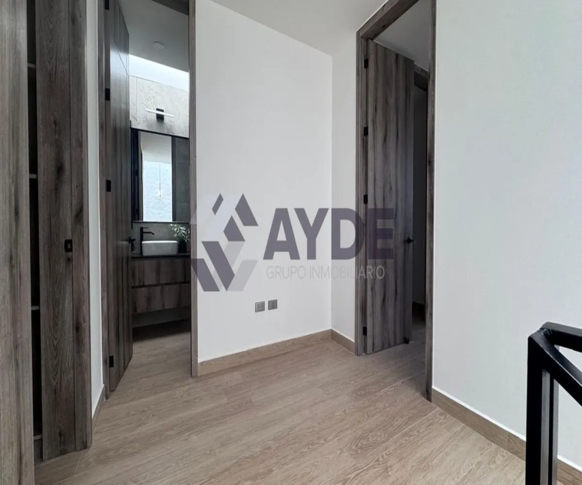 Casa En Venta,Avenida Arbolada Bosques de Santa Anita 245, Tlajomulco de Zúñiga, Jalisco 45645, 3 Habitaciones,2 Baños,Avenida Arbolada Bosques de Santa Anita,1,pO7nhJ3