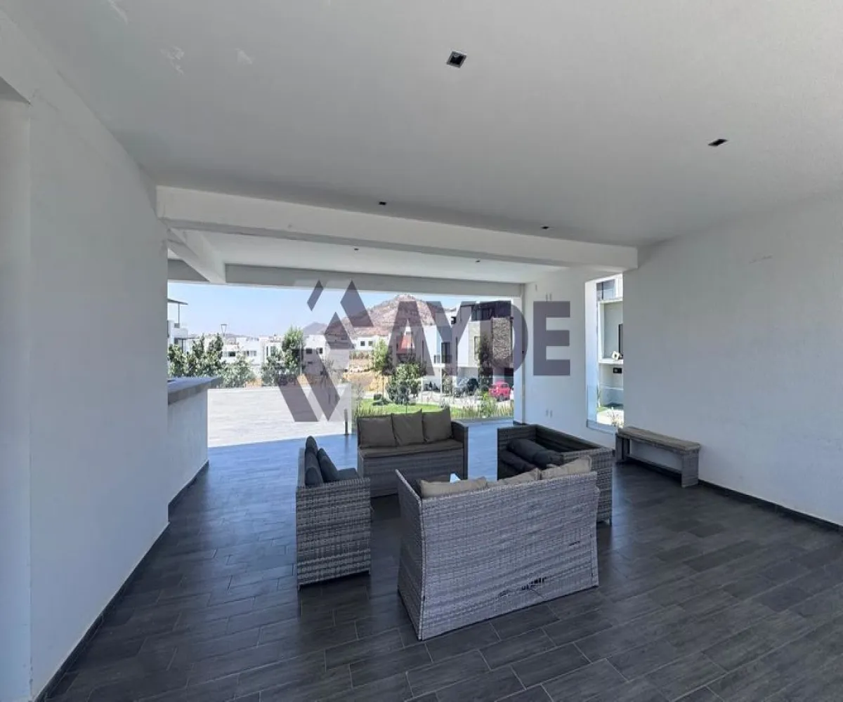 Casa En Venta,Avenida Arbolada Bosques de Santa Anita 245, Tlajomulco de Zúñiga, Jalisco 45645, 3 Habitaciones,2 Baños,Avenida Arbolada Bosques de Santa Anita,1,pO7nhJ3