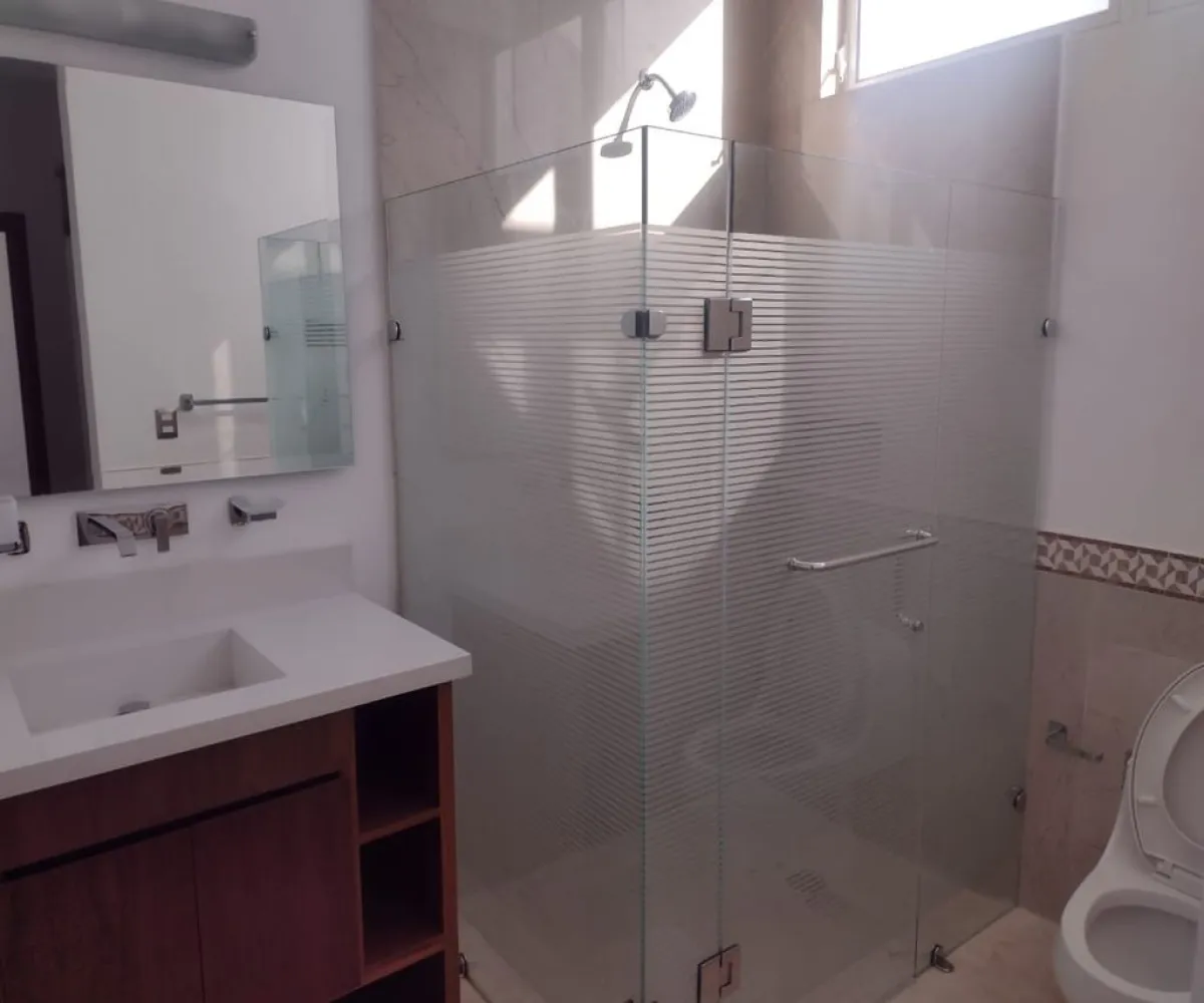 Casa En Renta,Avenida Universidad 2705 79, Zapopan, Jalisco 45110, 3 Habitaciones,4 Baños,Avenida Universidad,1,pq8fq96