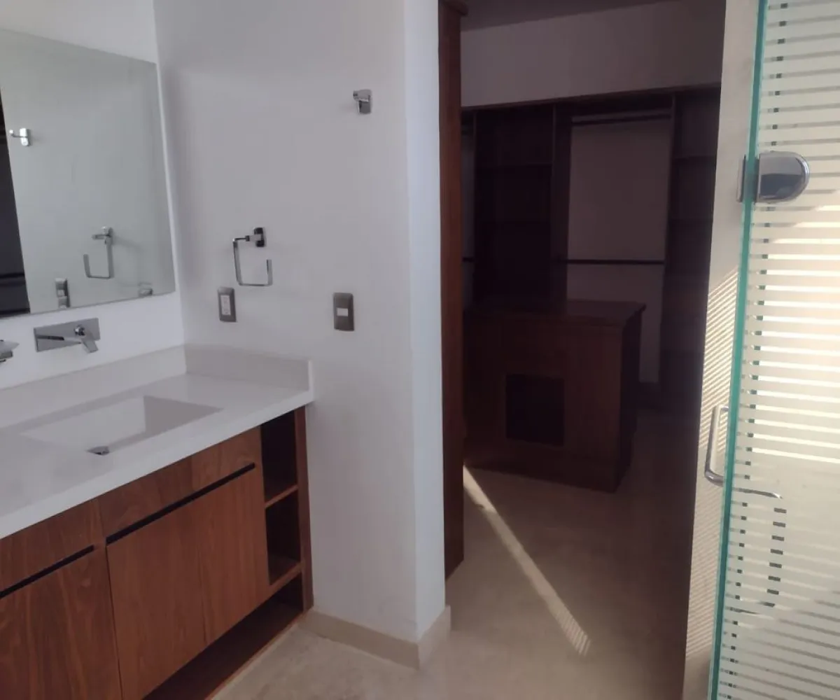 Casa En Renta,Avenida Universidad 2705 79, Zapopan, Jalisco 45110, 3 Habitaciones,4 Baños,Avenida Universidad,1,pq8fq96