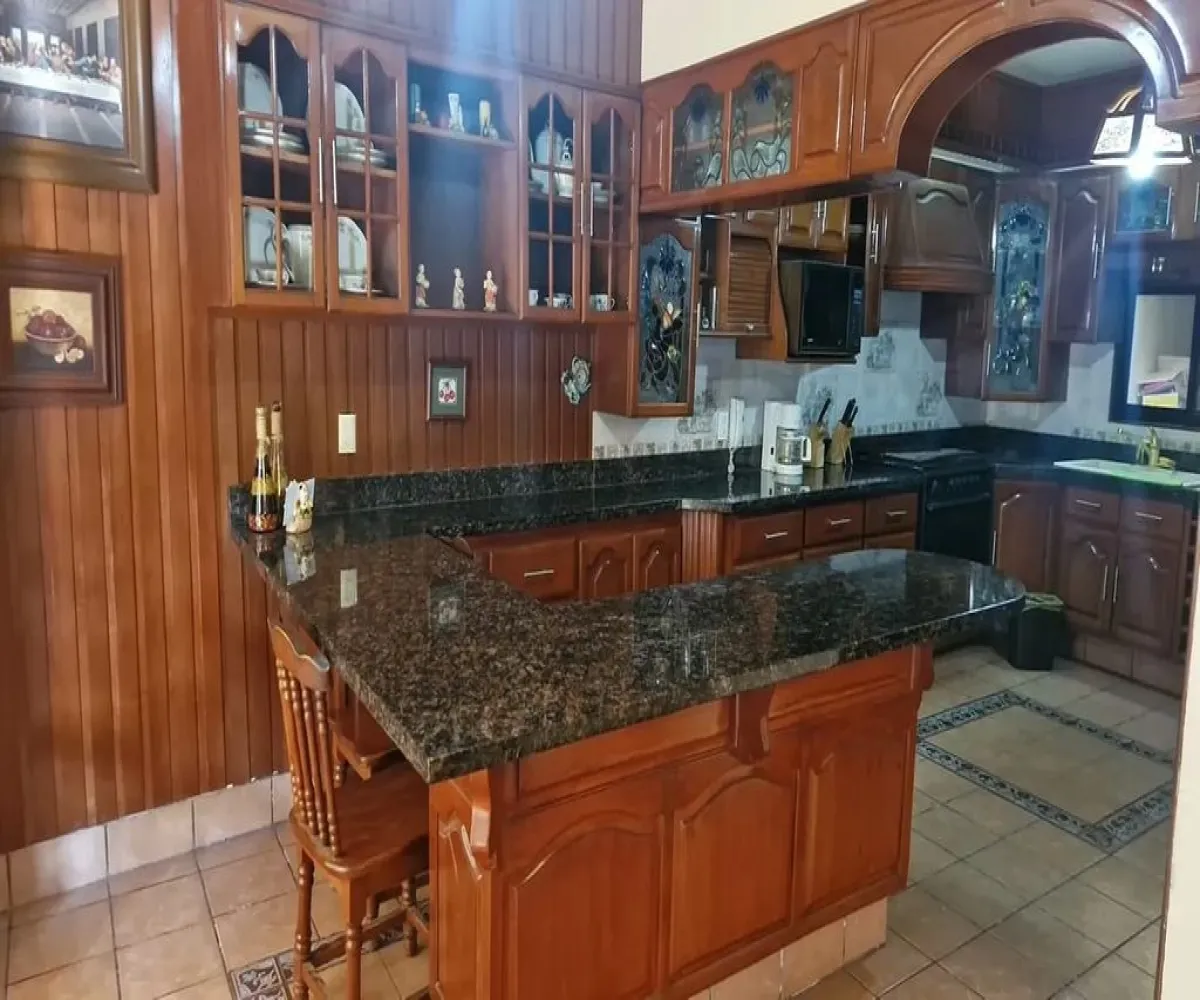 Casa En Venta,Centro,Allende 11, La Barca, Jalisco 47910, 4 Habitaciones,4 Baños,Allende,2,prXg6dt