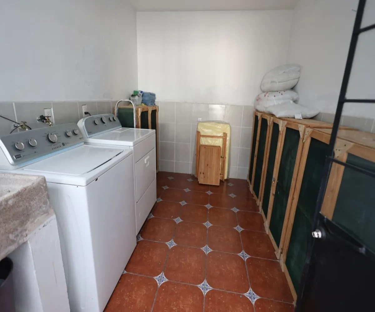 Casa En Venta,Chapalita,Becerra y Tanco 248, Guadalajara, Jalisco 44500, 7 Habitaciones,7 Baños,Becerra y Tanco,2,p1K9r5I