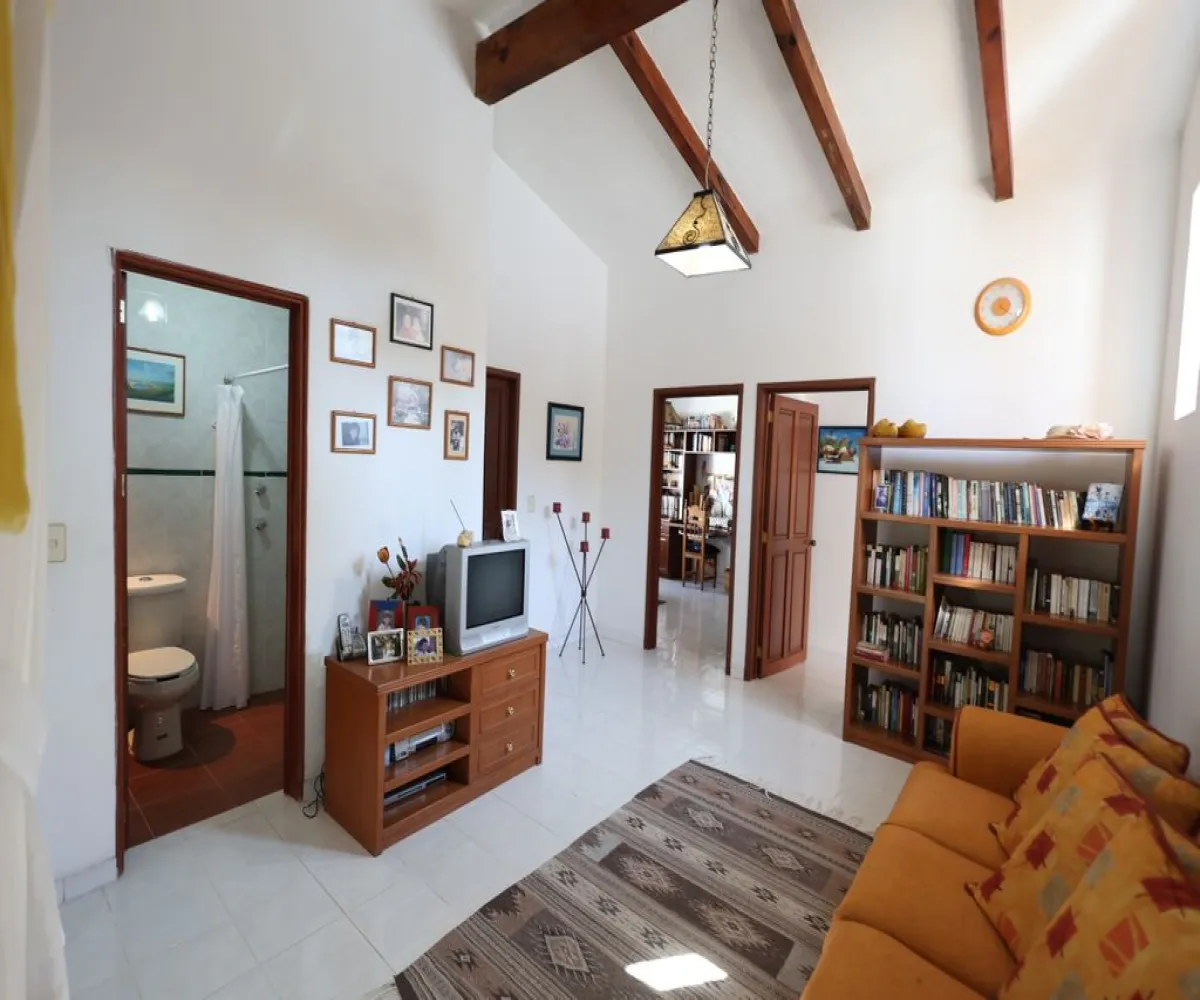 Casa En Venta,Los Gavilanes,Privada De Los Aguacates 433, Tlajomulco de Zúñiga, Jalisco 45645, 3 Habitaciones,2 Baños,Privada De Los Aguacates,1,ptcldQi