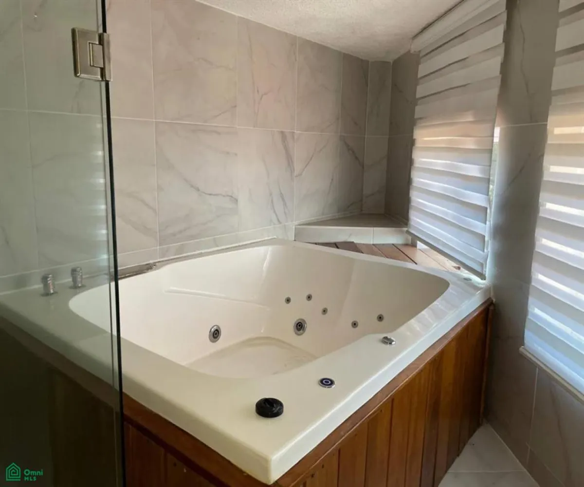 Casa En Venta,Ciudad Bugambilia,Circuito del Lince Poniente 3302, Zapopan, Jalisco 45237, 4 Habitaciones,7 Baños,Circuito del Lince Poniente,3,MX261067319