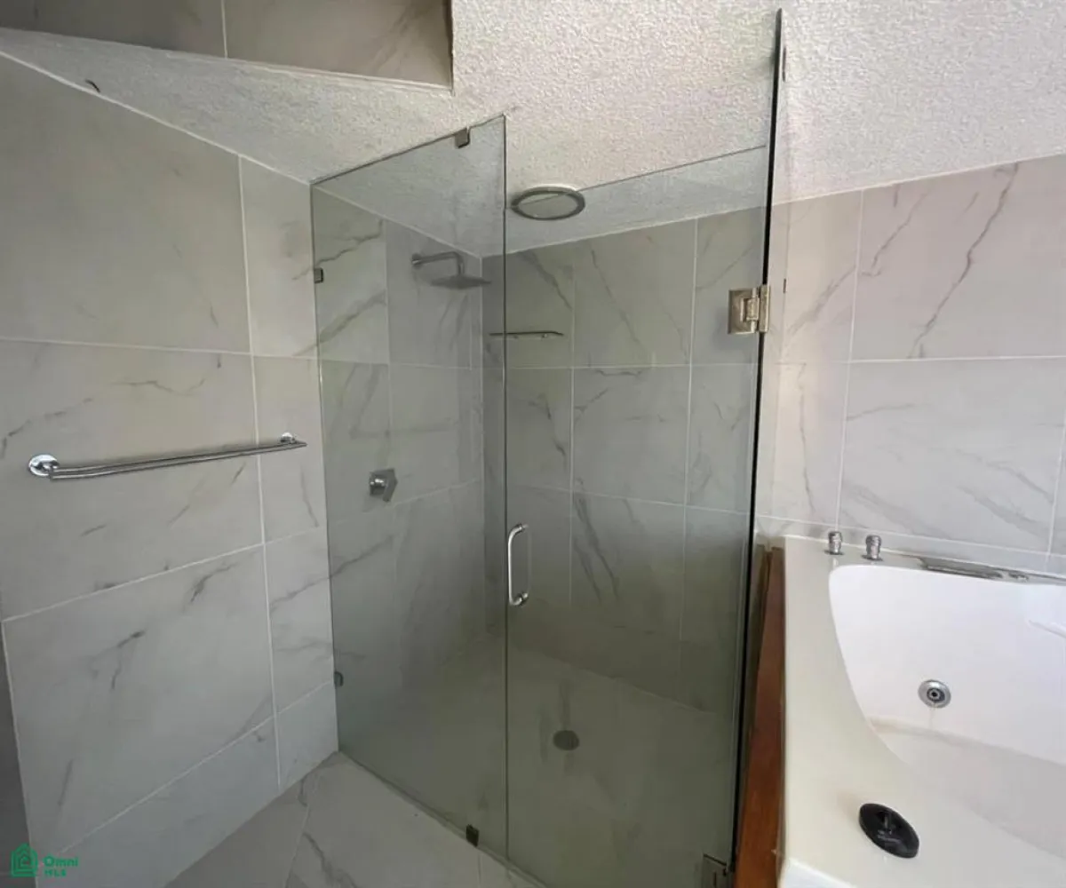 Casa En Venta,Ciudad Bugambilia,Circuito del Lince Poniente 3302, Zapopan, Jalisco 45237, 4 Habitaciones,7 Baños,Circuito del Lince Poniente,3,MX261067319