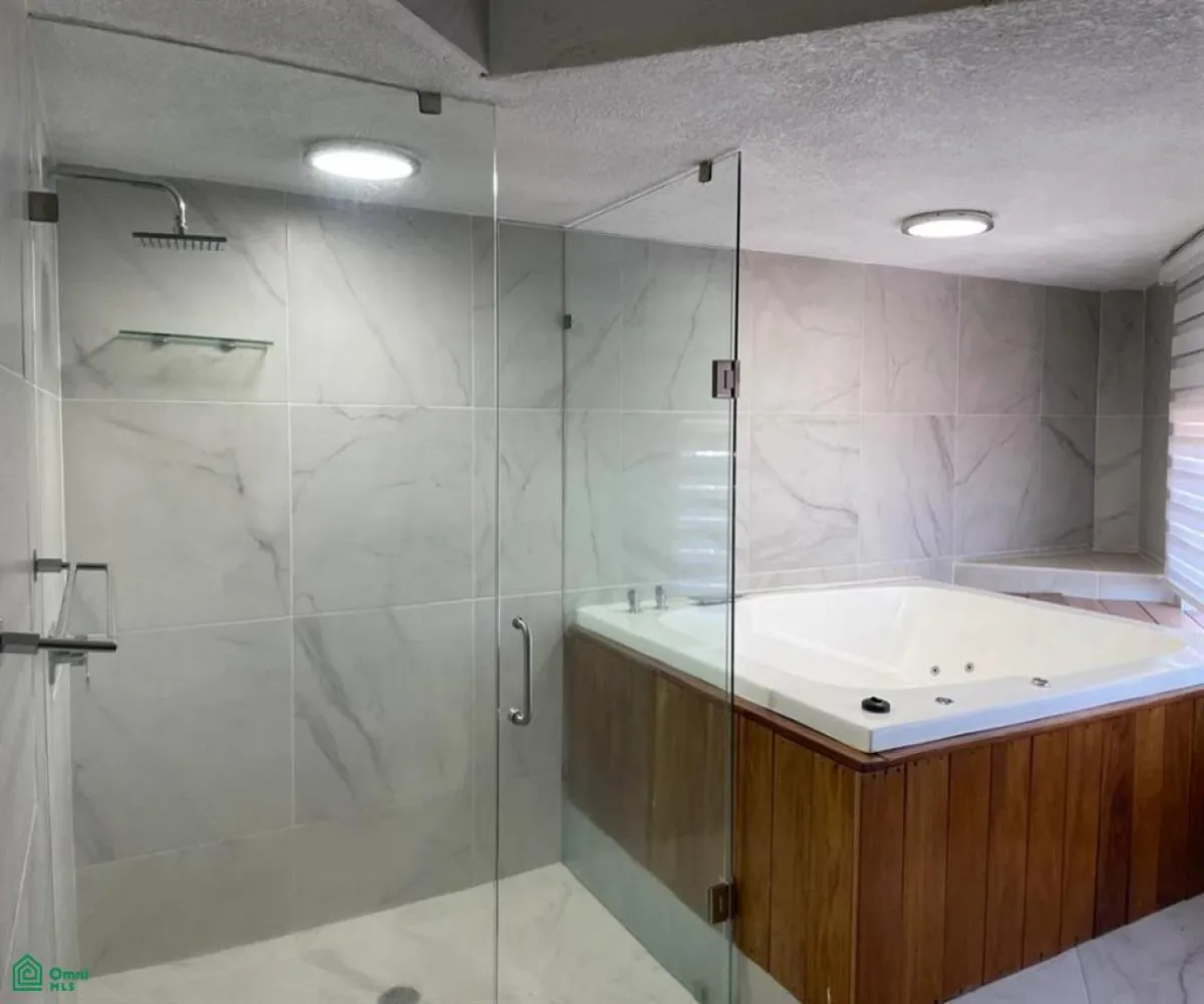 Casa En Venta,Ciudad Bugambilia,Circuito del Lince Poniente 3302, Zapopan, Jalisco 45237, 4 Habitaciones,7 Baños,Circuito del Lince Poniente,3,MX261067319