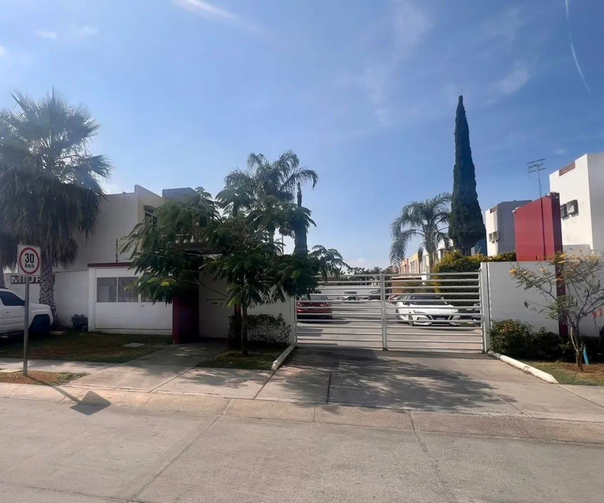 Casa En Venta,Campo Real,Avenida Campo Real Poniente 607 15, Zapopan, Jalisco 45134, 3 Habitaciones,2 Baños,Avenida Campo Real Poniente,1,pZQcOVJ