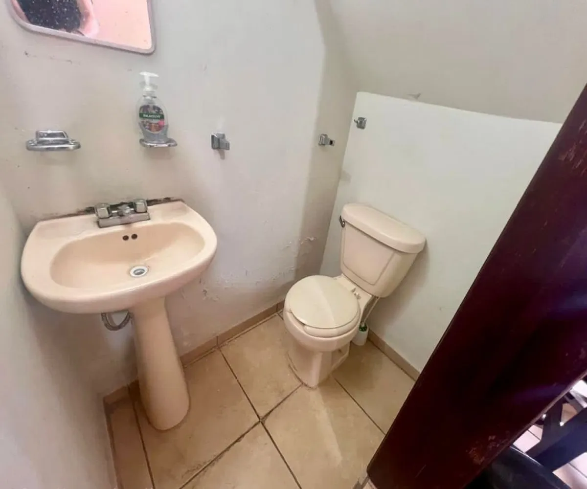 Casa En Venta,Campo Real,Avenida Campo Real Poniente 607 15, Zapopan, Jalisco 45134, 3 Habitaciones,2 Baños,Avenida Campo Real Poniente,1,pZQcOVJ