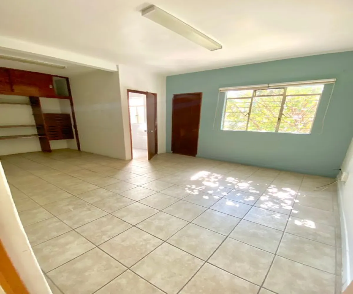 Casa En Venta,Ladron De Guevara,Avenida Miguel Hidalgo y Costilla 1975, Guadalajara, Jalisco 44600, 10 Habitaciones,4 Baños,Avenida Miguel Hidalgo y Costilla,3,pVmsCJK