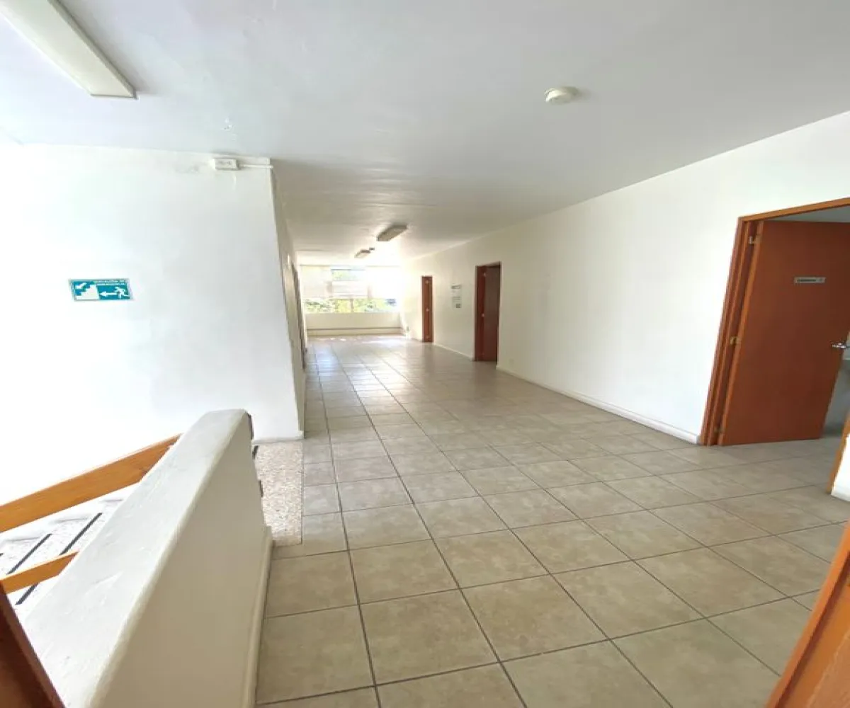 Casa En Venta,Ladron De Guevara,Avenida Miguel Hidalgo y Costilla 1975, Guadalajara, Jalisco 44600, 10 Habitaciones,4 Baños,Avenida Miguel Hidalgo y Costilla,3,pVmsCJK