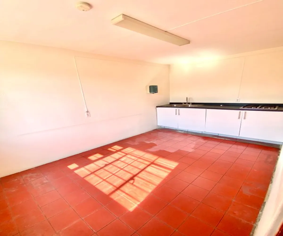 Casa En Venta,Ladron De Guevara,Avenida Miguel Hidalgo y Costilla 1975, Guadalajara, Jalisco 44600, 10 Habitaciones,4 Baños,Avenida Miguel Hidalgo y Costilla,3,pVmsCJK