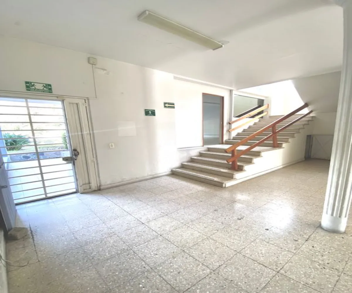 Casa En Venta,Ladron De Guevara,Avenida Miguel Hidalgo y Costilla 1975, Guadalajara, Jalisco 44600, 10 Habitaciones,4 Baños,Avenida Miguel Hidalgo y Costilla,3,pVmsCJK