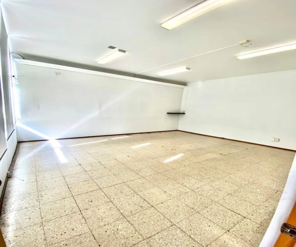 Casa En Venta,Ladron De Guevara,Avenida Miguel Hidalgo y Costilla 1975, Guadalajara, Jalisco 44600, 10 Habitaciones,4 Baños,Avenida Miguel Hidalgo y Costilla,3,pVmsCJK