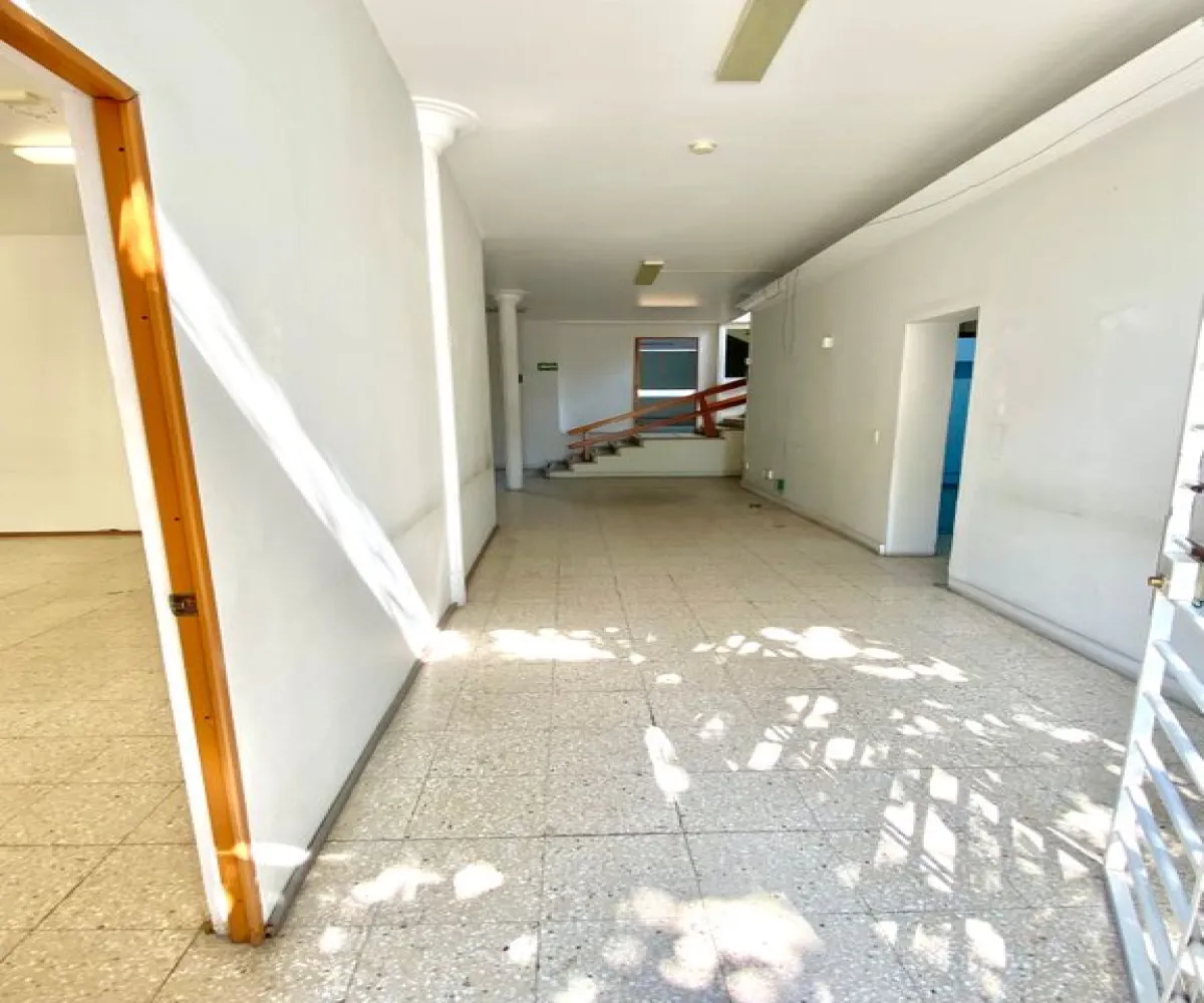 Casa En Venta,Ladron De Guevara,Avenida Miguel Hidalgo y Costilla 1975, Guadalajara, Jalisco 44600, 10 Habitaciones,4 Baños,Avenida Miguel Hidalgo y Costilla,3,pVmsCJK