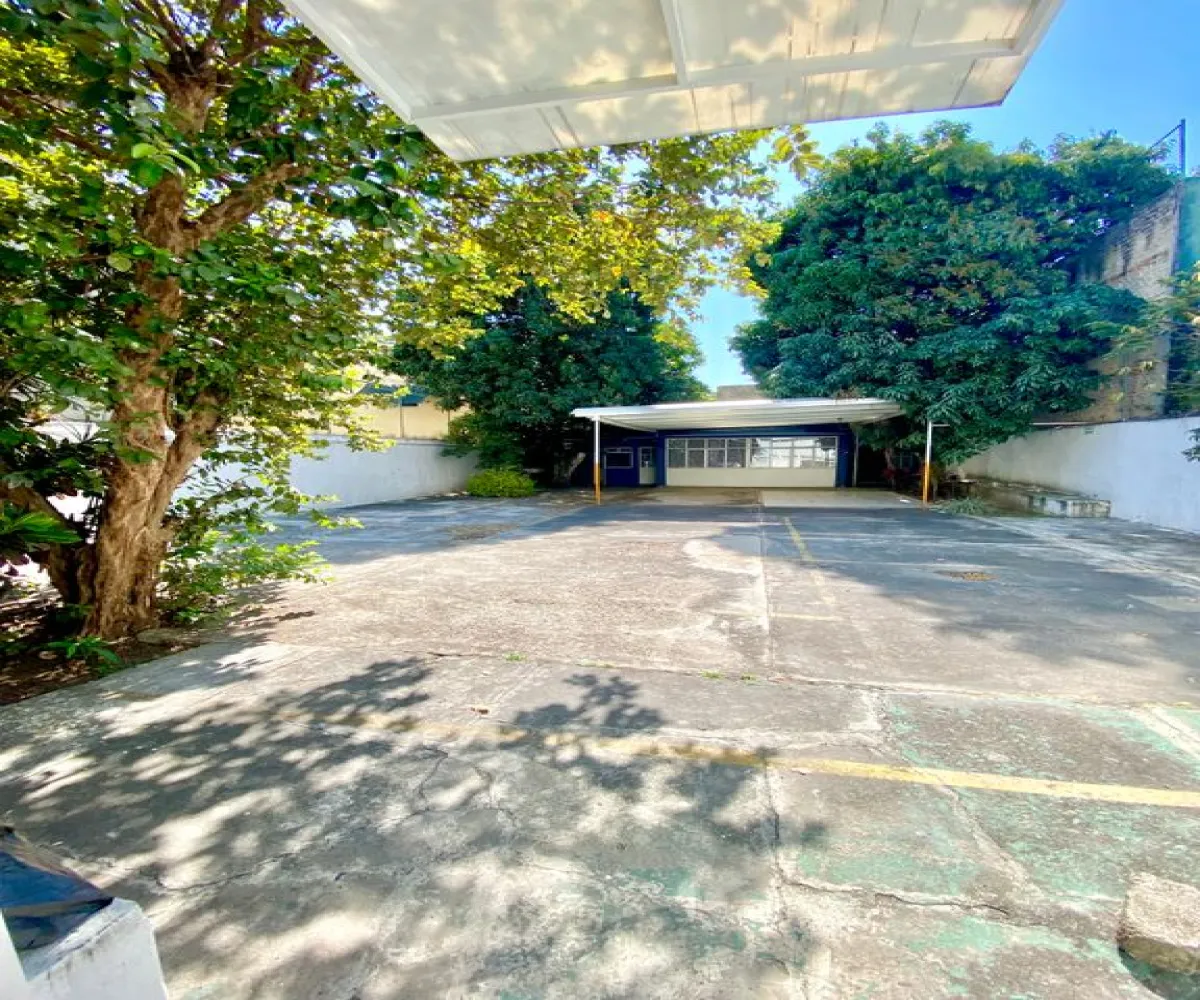 Casa En Venta,Ladron De Guevara,Avenida Miguel Hidalgo y Costilla 1975, Guadalajara, Jalisco 44600, 10 Habitaciones,4 Baños,Avenida Miguel Hidalgo y Costilla,3,pVmsCJK