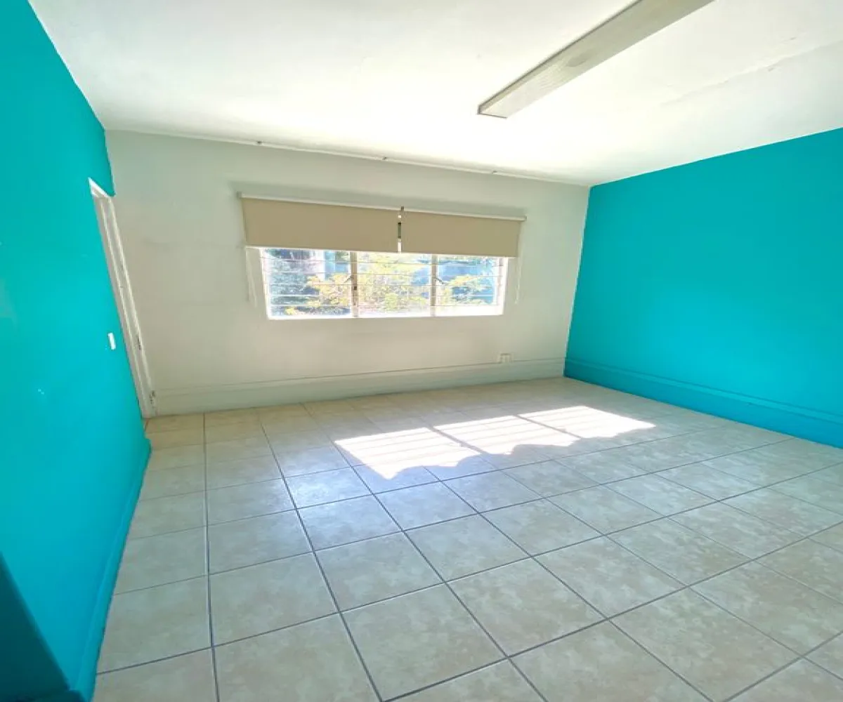 Casa En Venta,Ladron De Guevara,Avenida Miguel Hidalgo y Costilla 1975, Guadalajara, Jalisco 44600, 10 Habitaciones,4 Baños,Avenida Miguel Hidalgo y Costilla,3,pVmsCJK