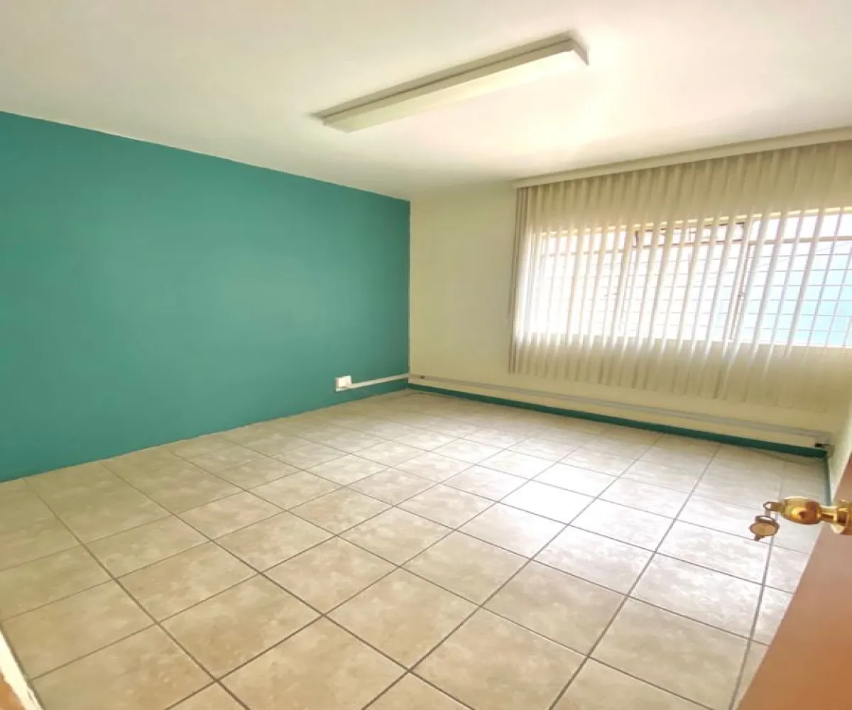 Casa En Venta,Ladron De Guevara,Avenida Miguel Hidalgo y Costilla 1975, Guadalajara, Jalisco 44600, 10 Habitaciones,4 Baños,Avenida Miguel Hidalgo y Costilla,3,pVmsCJK