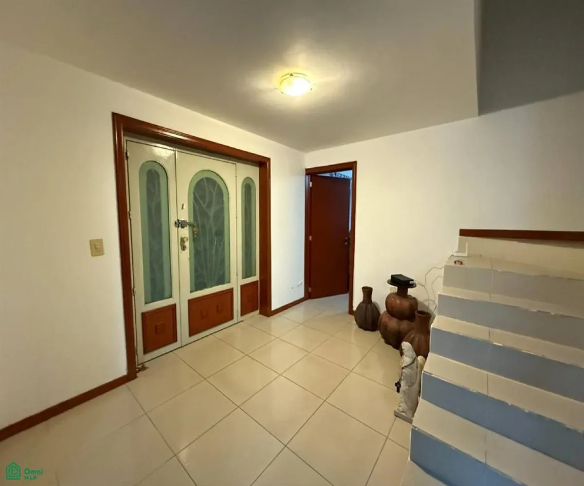 Casa En Venta,Jardín Real,Blvd. Jardin Real Oriente 820 Jardin de los Reyes 24, Zapopan, Jalisco 45136, 4 Habitaciones,3 Baños,Blvd. Jardin Real Oriente 820,2,MX261067798