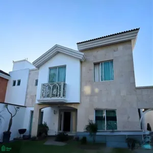 Casa En Venta,Jardín Real,Blvd. Jardin Real Oriente 820 Jardin de los Reyes 24, Zapopan, Jalisco 45136, 4 Habitaciones,3 Baños,Blvd. Jardin Real Oriente 820,2,MX261067798