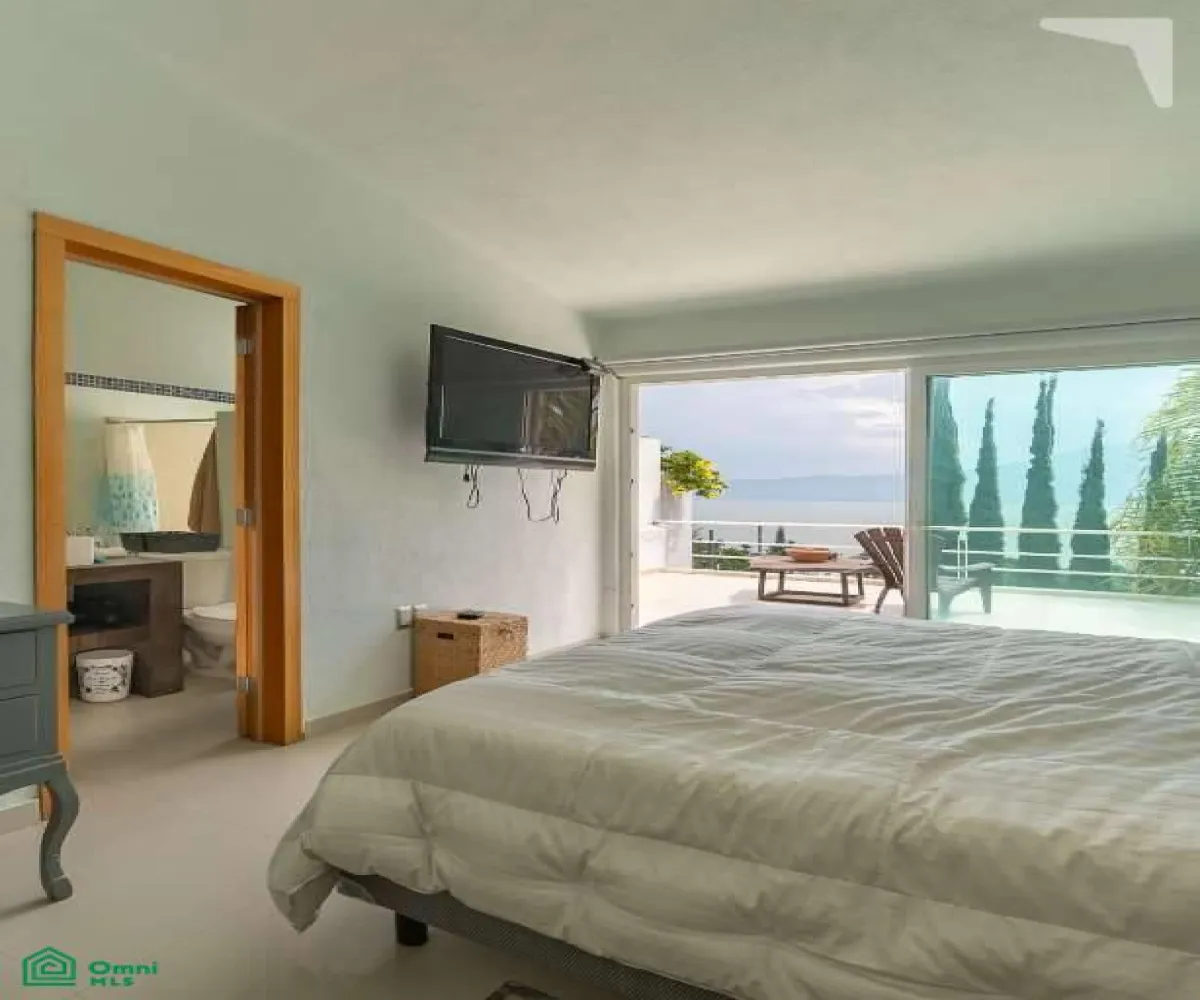 Casa En Venta,Chapala Centro,Paseo Piedra Grande 322 punta montaña, Jocotepec, 322, Chapala, Jalisco 45900, 3 Habitaciones,3 Baños,Paseo Piedra Grande 322 punta montaña, Jocotepec,2,MX261067803