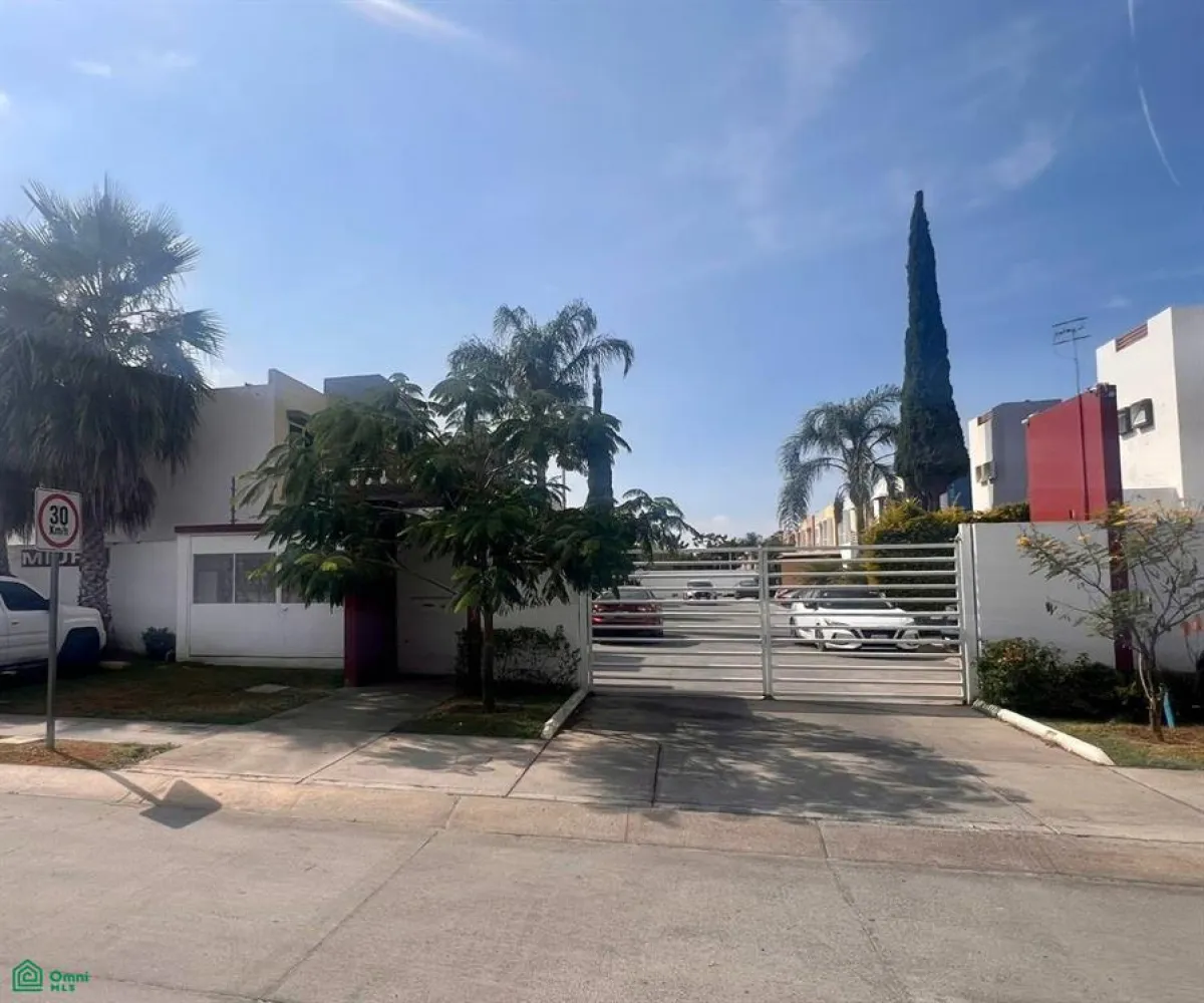 Casa En Venta,Campo Real,Av. Campo Real 607-15, Zapopan, Jalisco 45134, 3 Habitaciones,2 Baños,Av. Campo Real,2,MX261068070