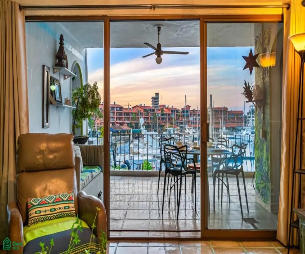 Casa En Venta,Marina Vallarta,Av Paseo de la Marina 161-sur 214, Puerto Vallarta, Jalisco 48354, 2 Habitaciones,2 Baños,Av Paseo de la Marina 161-sur,3,MX251068280