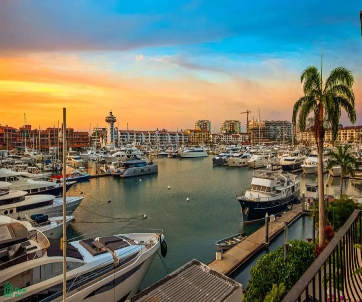 Casa En Venta,Marina Vallarta,Av Paseo de la Marina 161-sur 214, Puerto Vallarta, Jalisco 48354, 2 Habitaciones,2 Baños,Av Paseo de la Marina 161-sur,3,MX251068280